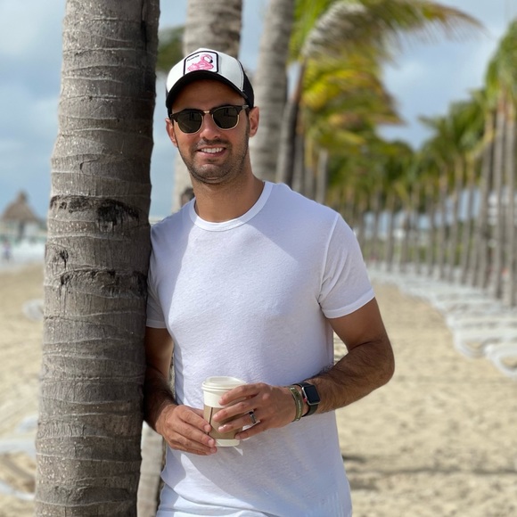 Meet your Posher, Hernan - Picture 1 of 1